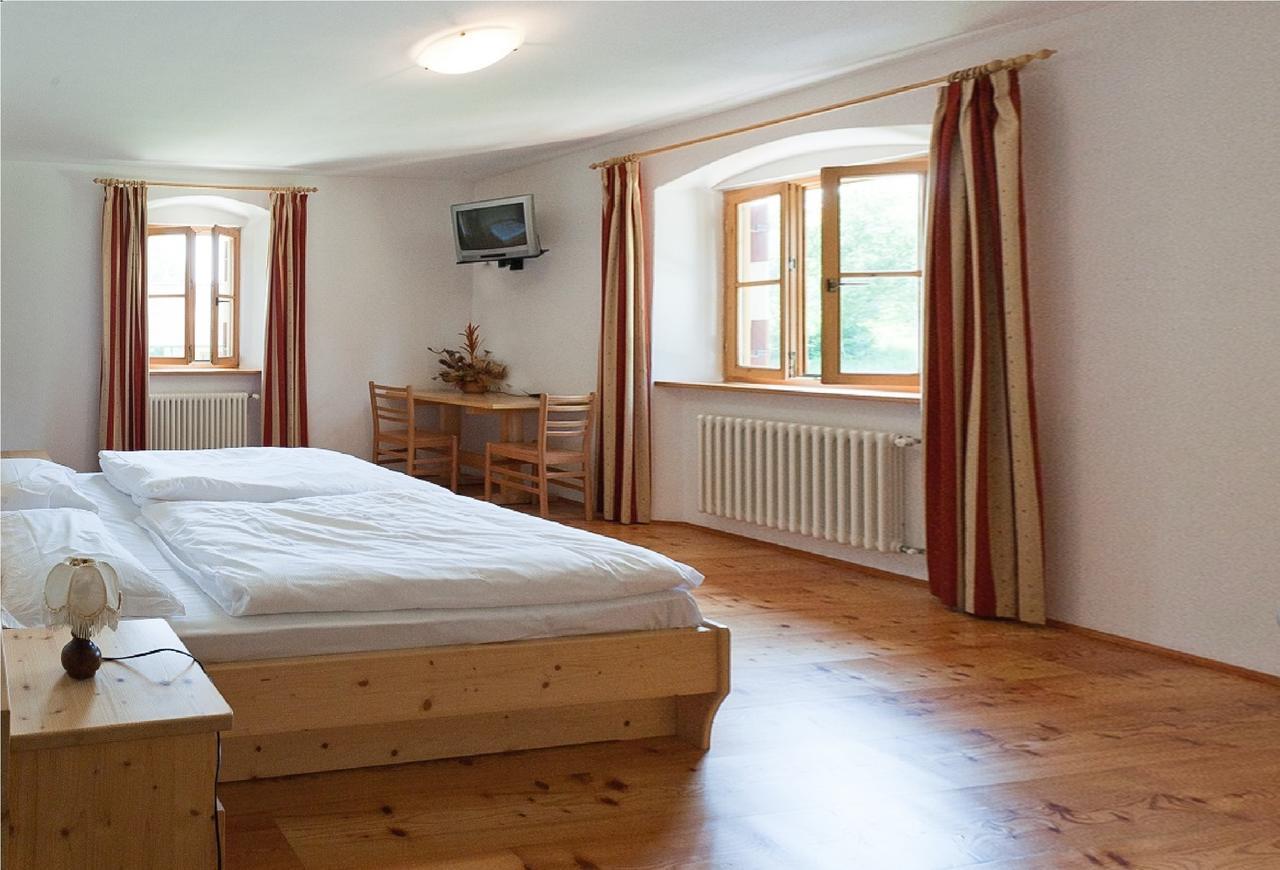 Hotel Zur Kirche Magre all' Adige Номер фото